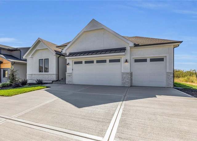 Property at 16465 S Penrose Ln, Olathe, KS 66062, 4 beds, 3.5 baths