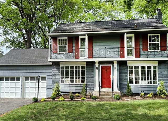 Property at 1212 W 69th St, Kansas City, MO 64113, 5 beds, 3.5 baths