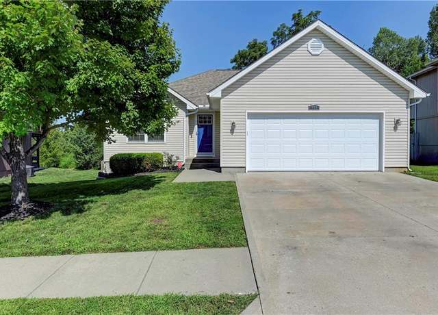Property at 701 N Cloverdale Ave, Independence, MO 64056, 3 beds, 2 baths