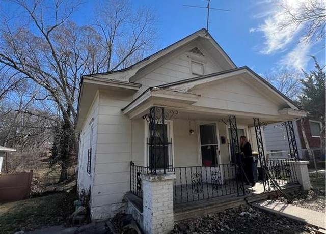 Property at 915 Fremont Ave, Kansas City, MO 64126, 2 beds, 1 bath