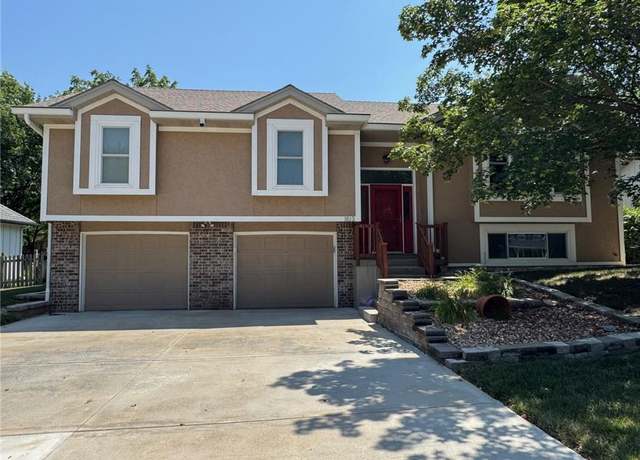 Property at 1613 NE 83rd Ter, Kansas City, MO 64118, 3 beds, 3 baths