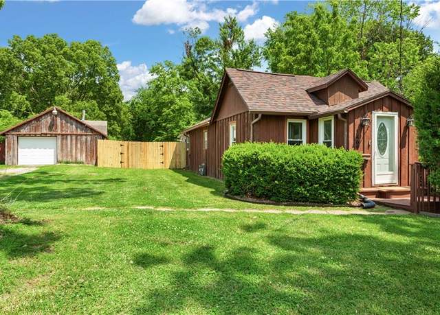Property at 5409 Rinker Rd, Kansas City, MO 64129, 2 beds, 1 bath