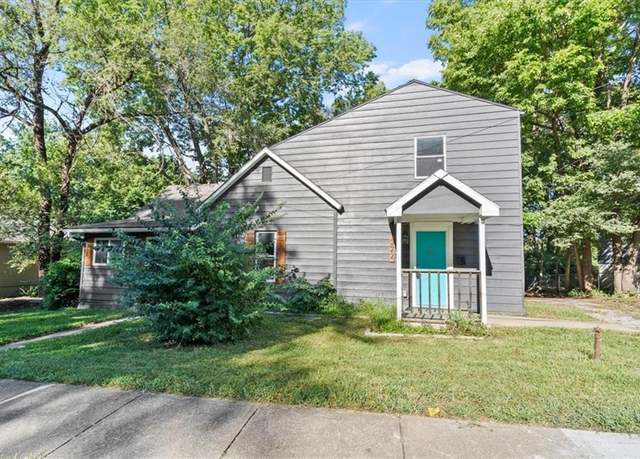 Property at 322 N Main St, Liberty, MO 64068, 4 beds, 1.5 baths