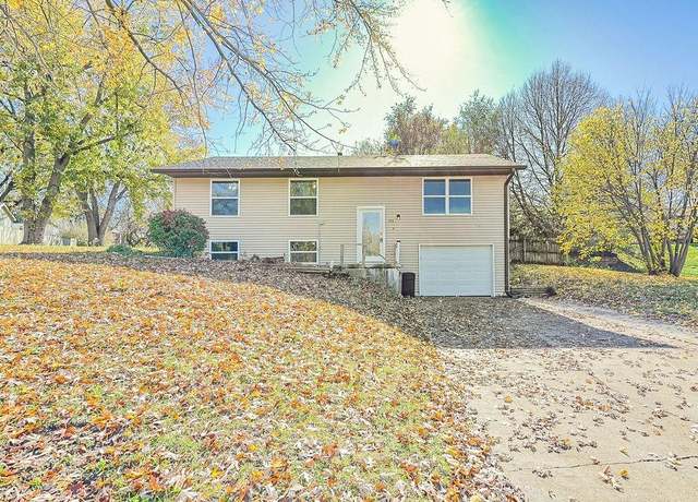 Property at 726 W Torrance Cir, Maryville, MO 64468, 4 beds, 2 baths