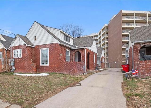 Property at 514 W Walnut St, Independence, MO 64050, 2 beds, 3 baths