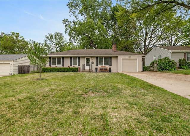 Property at 7914 W 92nd Ter, Overland Park, KS 66212, 3 beds, 2.5 baths