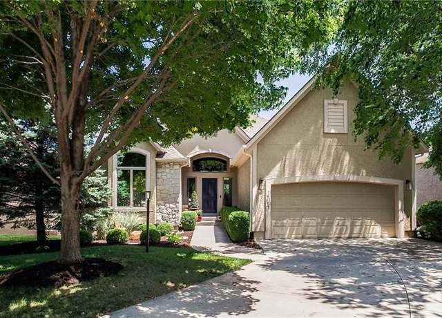 Property at 14301 Manor Ct, Leawood, KS 66224, 4 beds, 3 baths