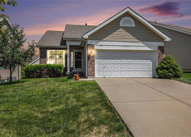 Property at 9901 N Oxford Ct, Kansas City, MO 64157, 2 beds, 2 baths