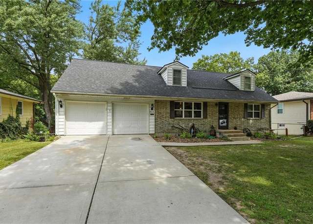 Property at 8012 NE 57th St, Kansas City, MO 64119, 4 beds, 2 baths