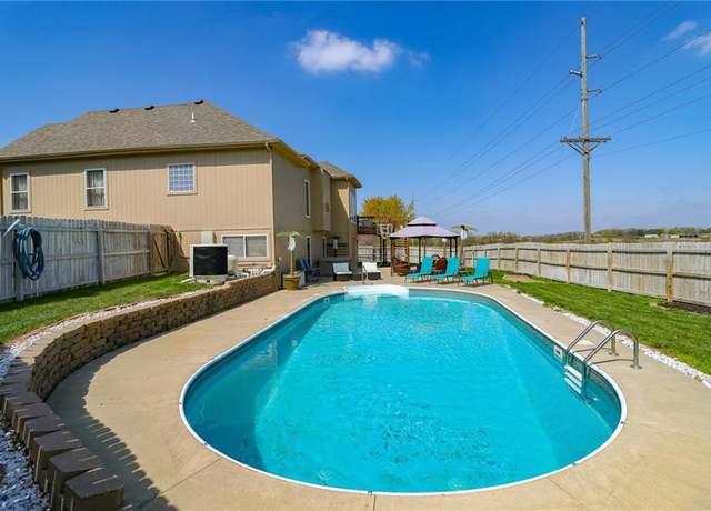 Property at 1900 NE 24th Ct, Blue Springs, MO 64029, 3 beds, 3 baths