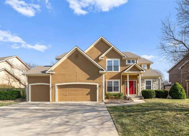 Property at 705 Canyon View Dr, Lansing, KS 66043, 5 beds, 4.5 baths