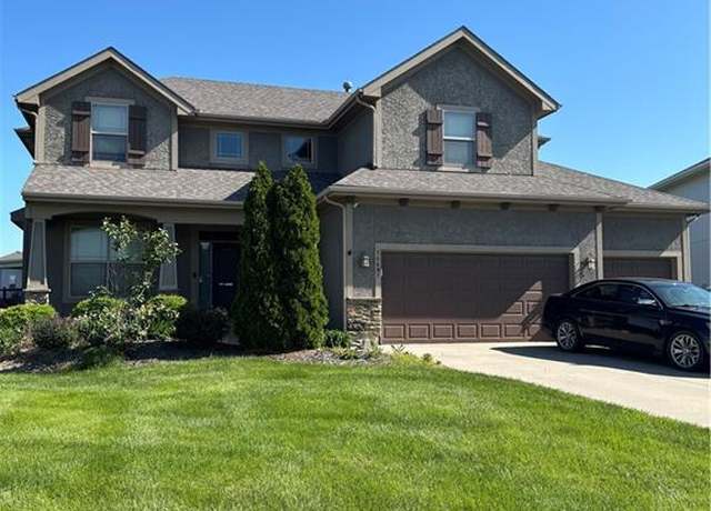 Property at 16687 S Lind Rd, Olathe, KS 66062, 6 beds, 4.5 baths