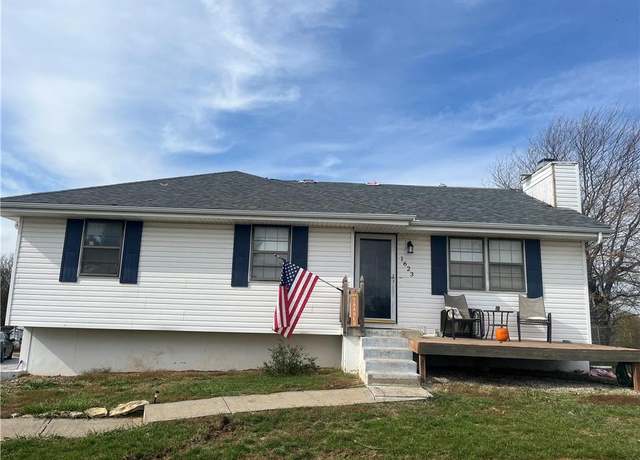 Property at 1623 Estate Dr, Bates City, MO 64011, 3 beds, 2 baths