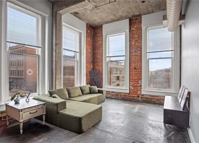 Property at 113 W 5th St #205, Kansas City, MO 64105, 2 beds, 2 baths