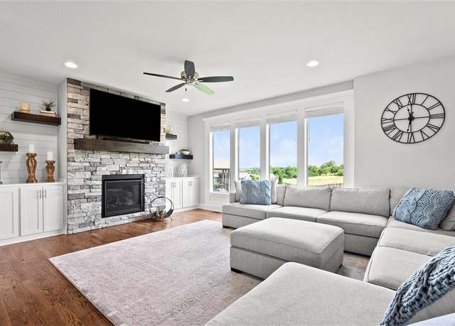 Property at 2312 SW Morris Dr, Lee's Summit, MO 64082, 5 beds, 4.5 baths