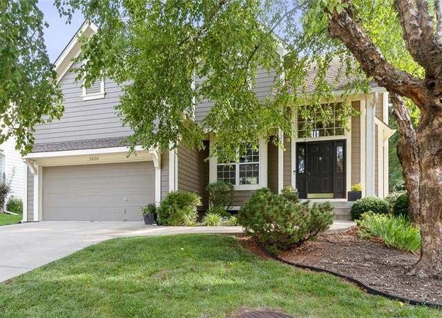 Property at 9800 W 132nd Ter, Overland Park, KS 66213, 4 beds, 2.5 baths
