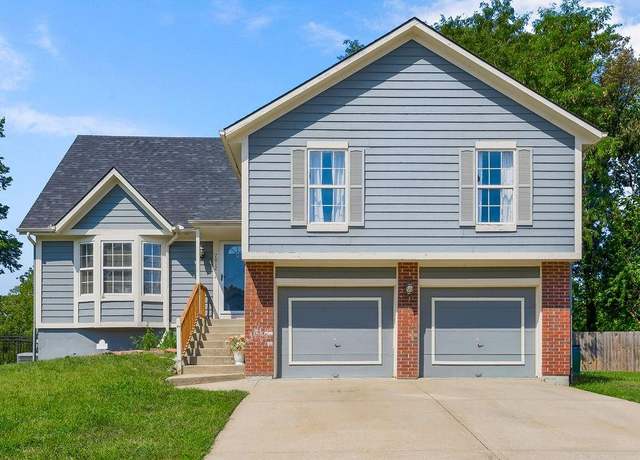 Property at 7012 E 123rd St, Grandview, MO 64030, 4 beds, 2.5 baths