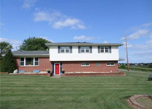 Property at 1429 N 15 St, Atchison, KS 66002, 4 beds, 3 baths