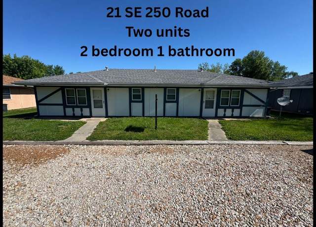 Property at 21 250 Rd, Warrensburg, MO 64093, 4 beds, 2 baths