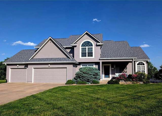 Property at 11319 Easley Dr, Lee's Summit, MO 64086, 5 beds, 3.5 baths