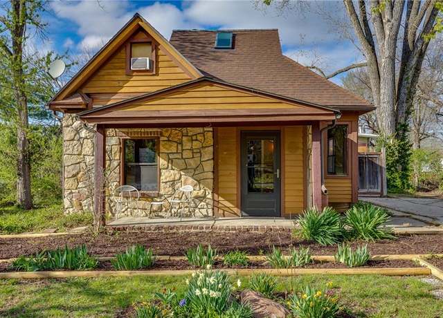 Property at 1420 W 4th St, Lawrence, KS 66044, 2 beds, 1 bath