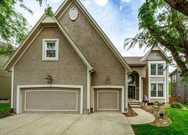 Property at 8104 W 129th St, Overland Park, KS 66213, 4 beds, 4.5 baths