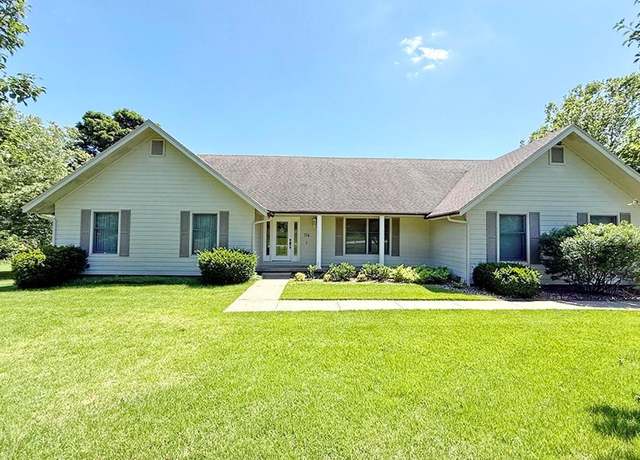Property at 114 W Carman Rd, El Dorado Springs, MO 64744, 4 beds, 3 baths
