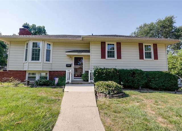 Property at 12005 E 57th Ter, Kansas City, MO 64133, 3 beds, 2.5 baths