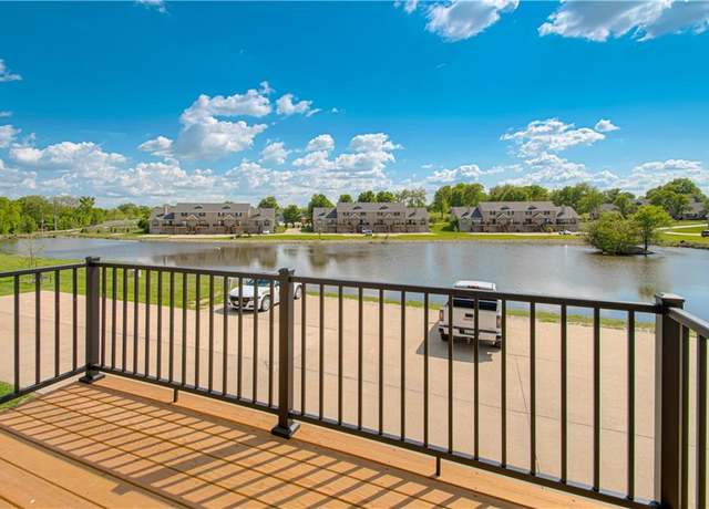 Property at 141 Stonebridge Ln, Smithville, MO 64089, 2 beds, 1.5 baths
