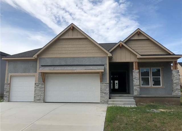 Property at 17162 S Heatherwood St, Olathe, KS 66062, 4 beds, 3 baths