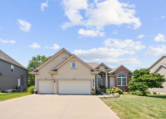 Property at 13060 Woodridge St, Platte City, MO 64079, 4 beds, 3 baths