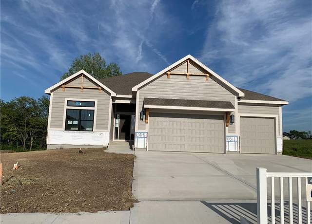 Property at 1606 NW 106th Ter, Kansas City, MO 64155, 4 beds, 3 baths