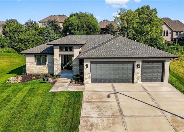 Property at 4912 NW 70th Ter, Kansas City, MO 64151, 4 beds, 4 baths