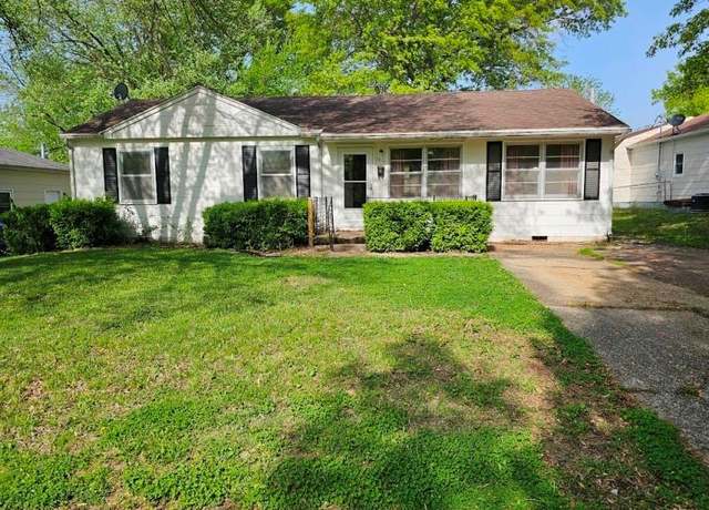 Property at 2416 Greenwood Ln, Sedalia, MO 65301, 3 beds, 1 bath