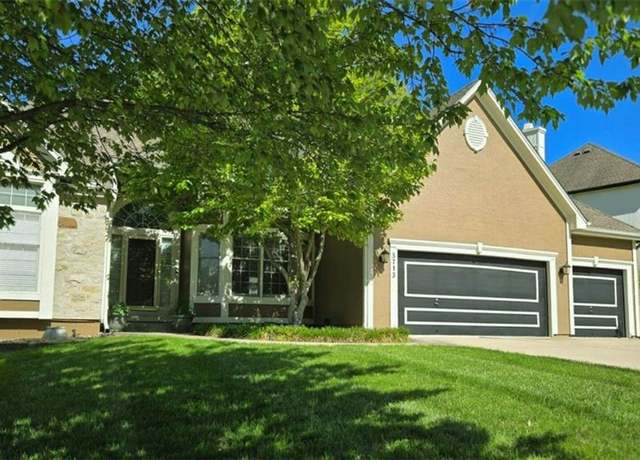 Property at 5713 NE Sapphire Ct, Lee's Summit, MO 64064, 5 beds, 4.5 baths