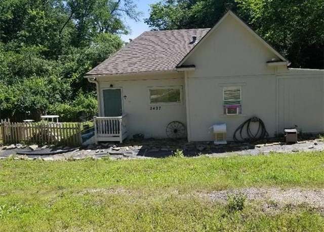 Property at 2427 S 11 St, Kansas City, KS 66103, 2 beds, 1 bath