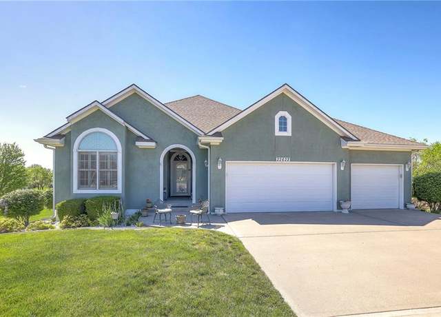 Property at 22622 Cole Ct, Peculiar, MO 64078, 3 beds, 3 baths