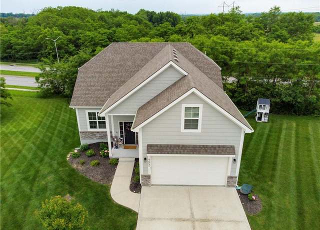 Property at 9600 N Smalley Ave, Kansas City, MO 64157, 5 beds, 2.5 baths
