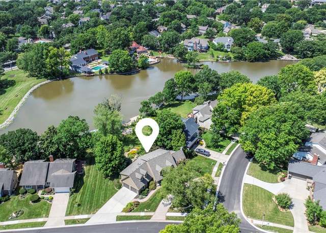 Property at 12701 W 118th St, Overland Park, KS 66210, 4 beds, 2.5 baths