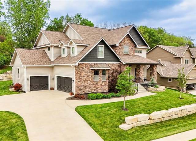 Property at 237 Landon Ct, Lawrence, KS 66049, 5 beds, 4.5 baths