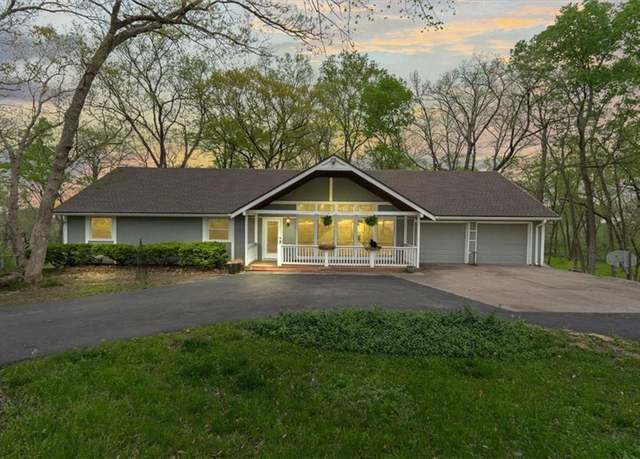 Property at 7770 Buckwood Dr, Smithville, MO 64089, 4 beds, 3.5 baths
