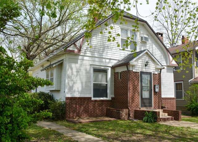 Property at 1221 Morgan Ave, Parsons, KS 67357, 2 beds, 2 baths