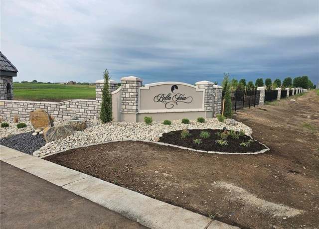 Property at 18703 Bella Terra Rd, Raymore, MO 64083