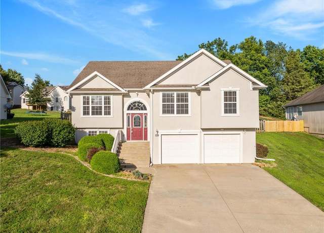 Property at 109 Deerfield Dr, Warrensburg, MO 64093, 4 beds, 3 baths