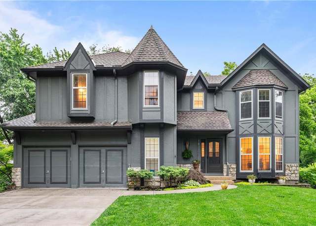 Property at 16350 W Briarwood Ct, Olathe, KS 66062, 4 beds, 3.5 baths