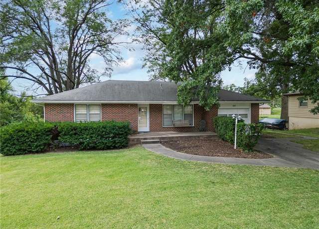 Property at 9231 Minnesota Ave, Kansas City, KS 66112, 3 beds, 2 baths