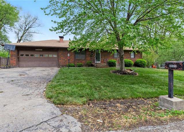Property at 16060 E Sea Ave, Independence, MO 64050, 3 beds, 2.5 baths