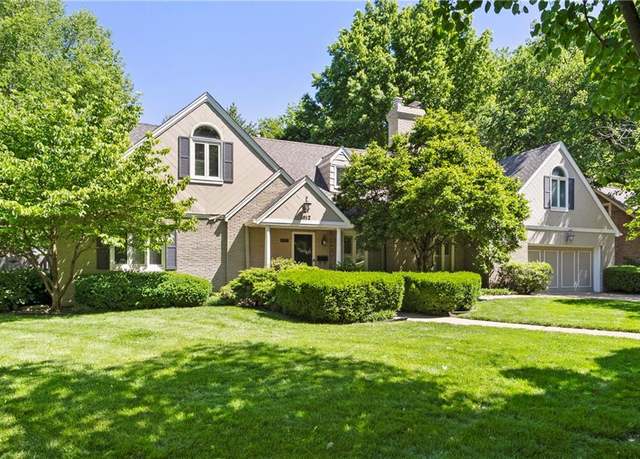 Property at 1012 W 66th Ter, Kansas City, MO 64113, 4 beds, 3.5 baths