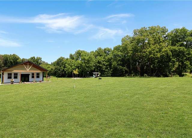 Property at 501 NW 101st Rd, Warrensburg, MO 64093, 4 beds, 2 baths
