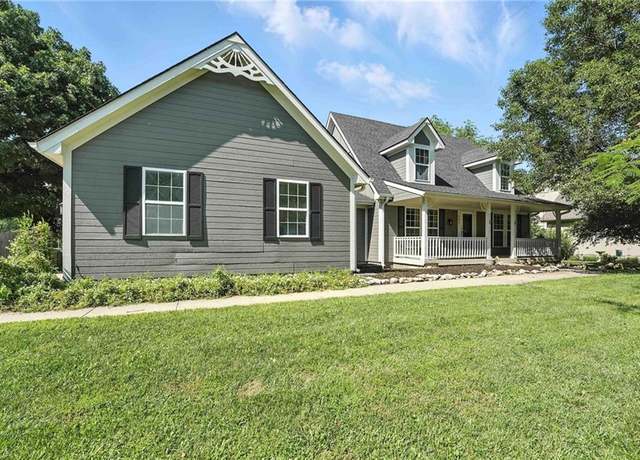 Property at 802 S Morgan Dr, Peculiar, MO 64078, 3 beds, 4 baths